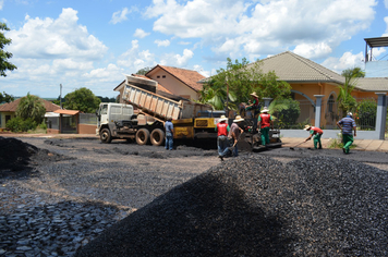 Foto - Obras de asfaltamento - Rua Tapuias e Rua Gaurama
