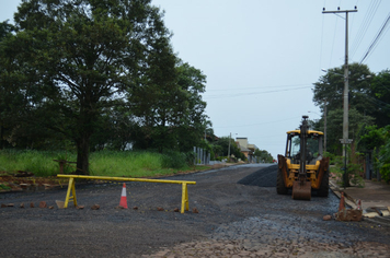 Foto - Obras de asfaltamento - Rua Tapuias e Rua Gaurama
