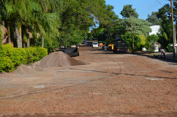Foto - Obras de asfaltamento - Rua Tapuias e Rua Gaurama