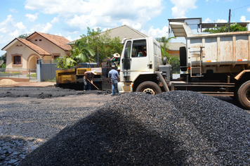 Foto - Obras de asfaltamento - Rua Tapuias e Rua Gaurama