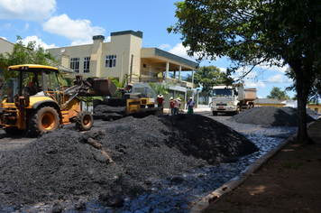 Foto - Obras de asfaltamento - Rua Tapuias e Rua Gaurama