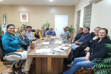 Vice-prefeito Valdir Machado Soares  assume interinamente o Município