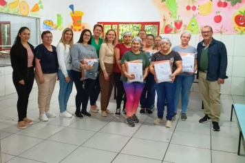 ADMINISTRAÇÃO MUNICIPAL INICIA ENTREGA DE EPIS A PROFISSIONAIS DA EDUCAÇÃO