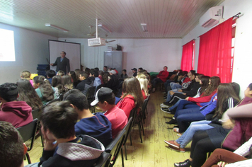 Palestra de Educação Fiscal e Cidadania na Escola Ayrton Senna