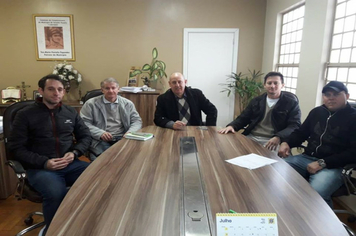 Prefeito Recebeu em seu gabinete Representantes da Associação Leão da Colina