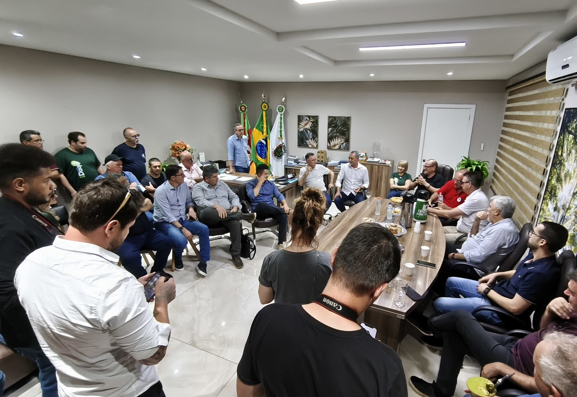 PRESIDENTE DA CONAB VISITA TENENTE PORTELA