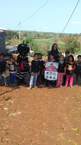 Turma do 2º Ano Realiza Caminhada  