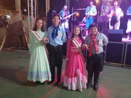 Alunos da Escola Marcílio Dias participam do 10º Acampamento Farroupilha 