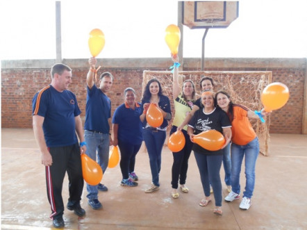 Alunos da Escola Municipal Tenente Portela surpreendem os Professores!