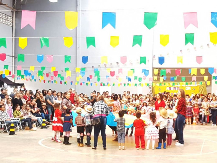 Escola Municipal Ayrton Senna realiza Festa Junina
