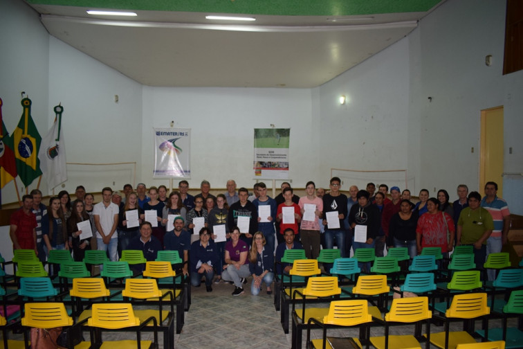 Jovens do Município contemplados com o Programa Bolsa Juventude Rural