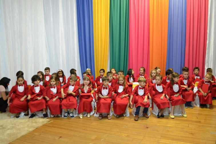 Educação Infantil Formatura  Escola Ayrton Senna
