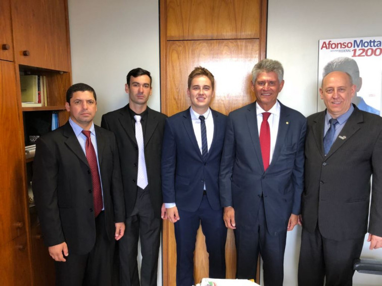 Prefeito encaminha demandas na capital federal