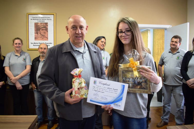 Entrega de Certificados aos participantes da 5º Edição do  Prefeito Mirim