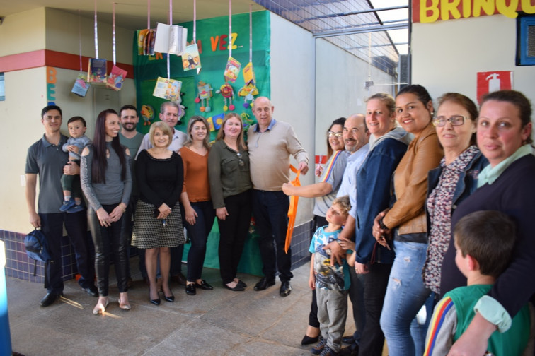 E.M.E.I DESCOBRINDO O SABER INAUGURA BRINQUEDOTECA 