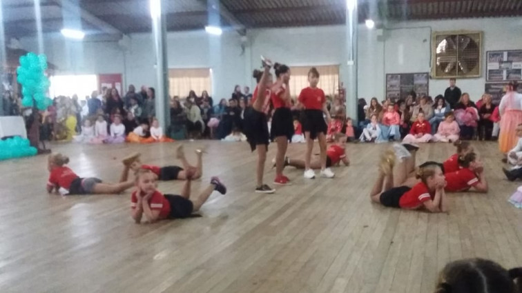 Grupo SennaDance participa do 2º  Encontro de Arte, Dança e Movimento