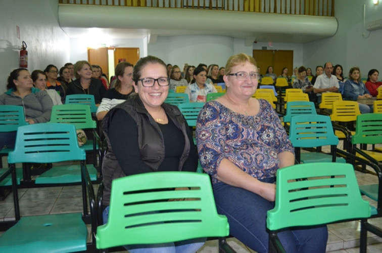 Rede Municipal de Ensino Participa de Oficina