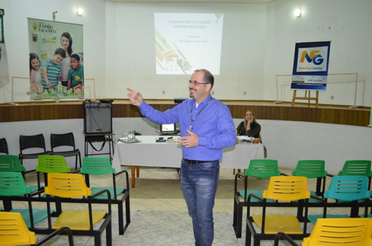 Rede Municipal de Ensino Participa de Oficina