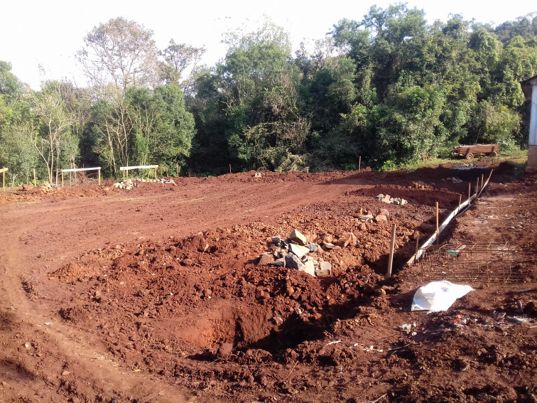 Iniciadas as obras de quadra poliesportiva na Comunidade Linha Becker  