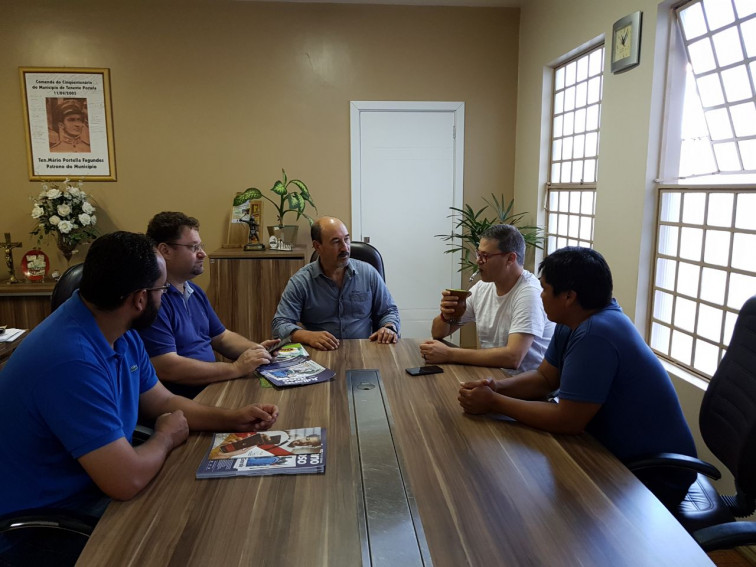 Prefeito em Exercício  recebe Deputado Juliano Roso