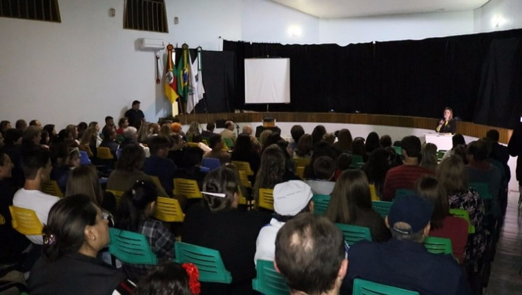 Abertura da 21ª Feira Portelense do Livro foi de muita emoção