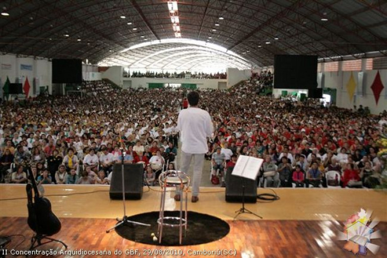 Antônio Cardoso fará show na abertura do Natal Luz de Tenente Portela