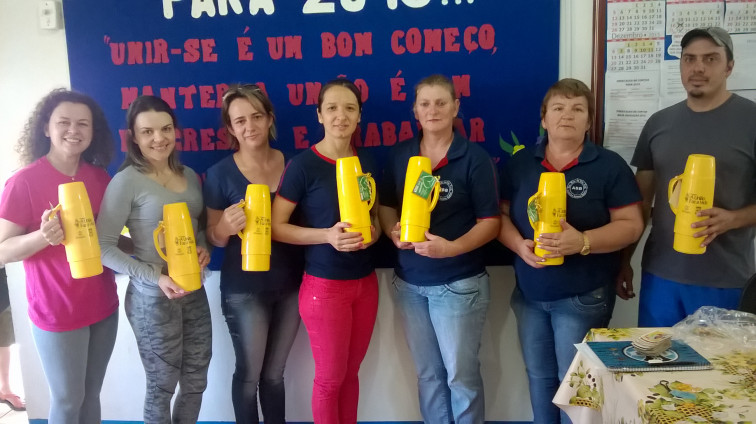Secretaria de Educação homenageia crianças e professores pela passagem do seu dia
