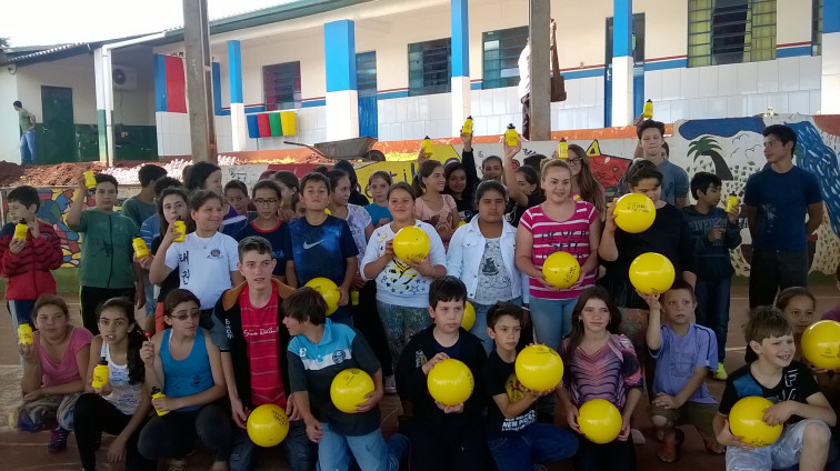 Secretaria de Educação homenageia crianças e professores pela passagem do seu dia