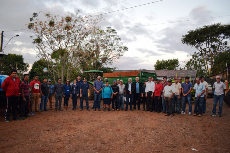 Associações de Produtores recebem equipamentos agrícolas