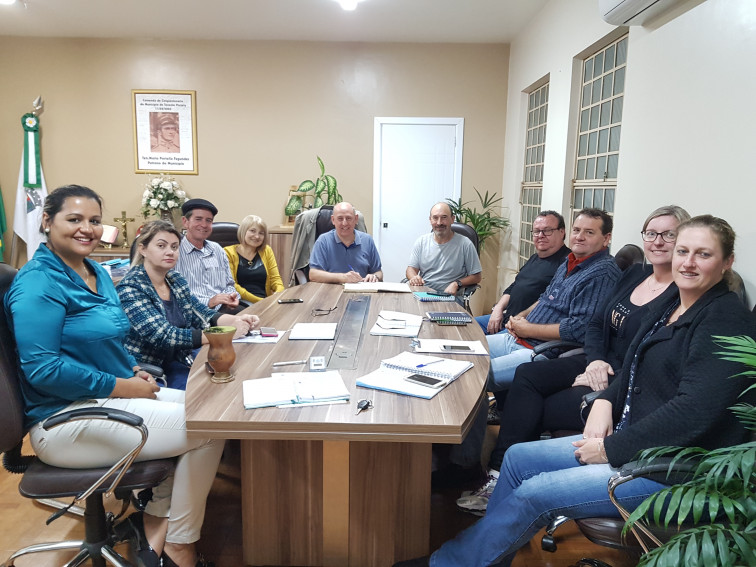 Vice-prefeito Valdir Machado Soares  assume interinamente o Município