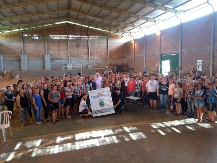 Torneio de Bolãozinho reuniu mais de 200 mulheres no Ginásio do Miraguai