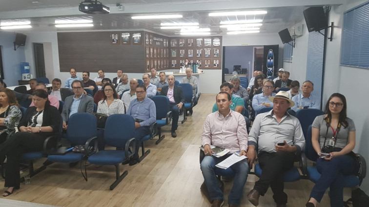 Prefeito de Tenente Portela participa de Reunião na AMZOP em Seberi