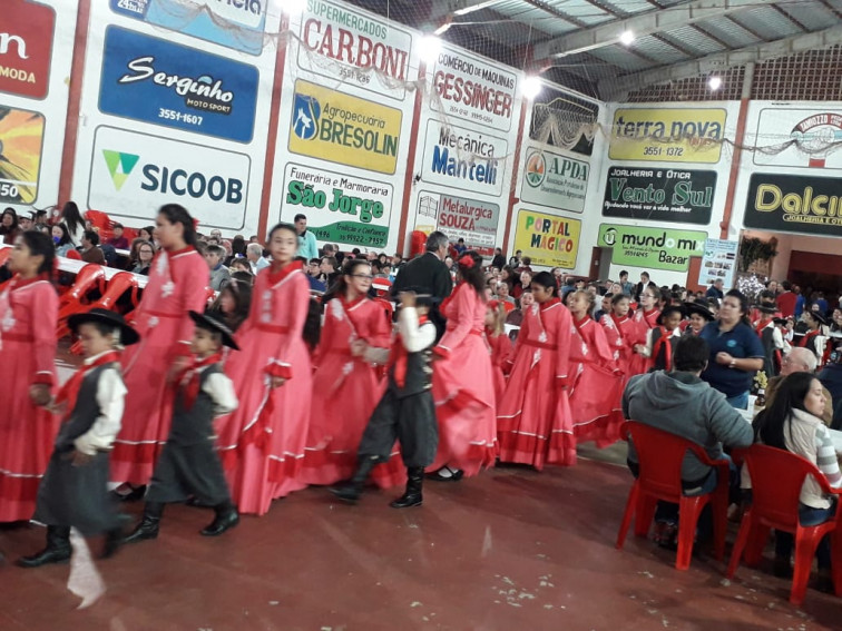 Noite Cultural da Escola Marcílio Dias foi um sucesso