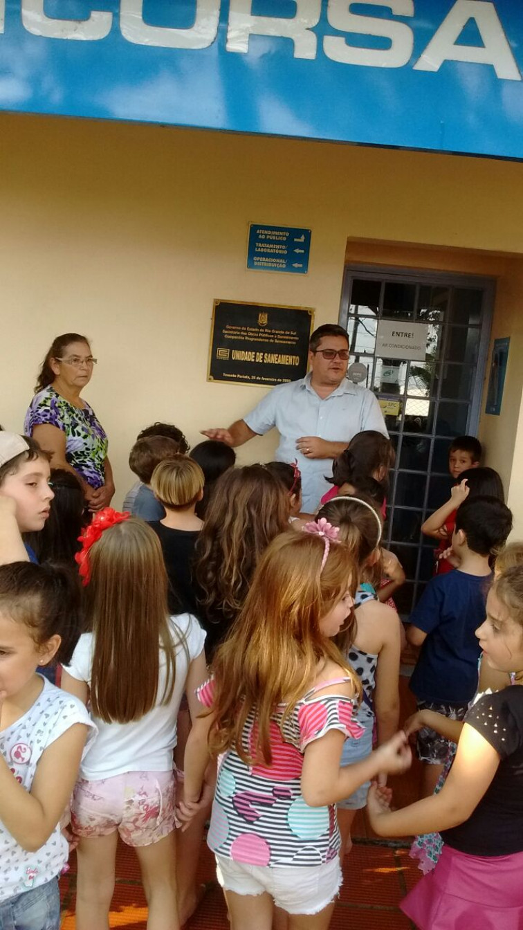 Alunos da Escola M. Ayrton Senna  desenvolvem Projeto sobre o Meio Ambiente 