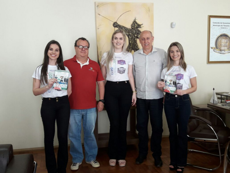 Soberanas da Expotenpo Visitam Gabinete do Prefeito